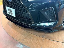 【TRDエアロ】人気のTRDエアロを装備！クルマの外観がよりスタイリッシュになり、街中で存在感あふれる1台に♪将来買い替える時にもリセールに影響しやすく、価値ある人気の装備です！