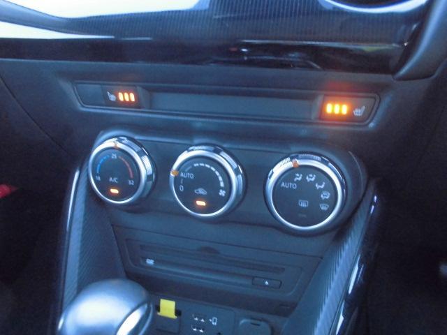 運転席＆助手席シートヒーター、オートエアコン付き。