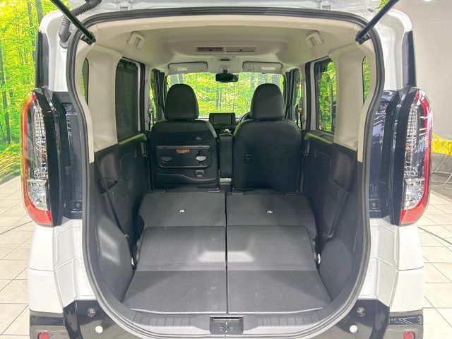 後席を格納すると、これだけの広さが！シーンに合わせたシートアレンジで、大きな荷物も積むことが出来ます♪