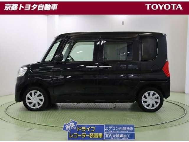 雨の日の乗降りや、狭い場所でのドアの開閉に便利なスライドドア。運転席側はイージークローザー付。助手席側は電動で内側からも開閉できます。お迎えの時など、内側からスッと開けてあげられます。
