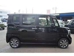 ☆両側スライドドアです！駐車場などでの開け閉めがスライドだととても便利ですよねー！