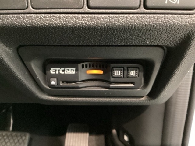 いまや快適なカーライフに欠かせないETCが付いています。