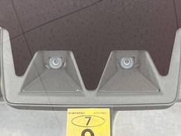 【スマートアシスト】走行中に前方の車両等を認識し、衝突しそうな時は警報とブレーキで衝突回避と被害軽減をアシスト。より安全にドライブをお楽しみいただけます。