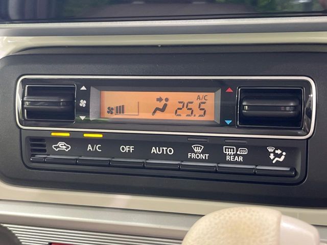 【オートエアコン】一度お好みの温度に設定すれば、車内の温度を検知し風量や温度を自動で調整。暑い…寒い…と何度もスイッチ操作をする必要はありません。快適な車内空間には必須の機能ですね♪