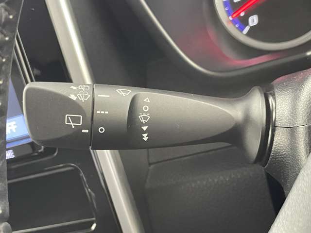 【運転席操作部】快適なドライブを楽しむための機能が装備されています！運転席から触れるので、使いやすいです！除菌プランいれていただくと、さらに清潔で安心していただけます！