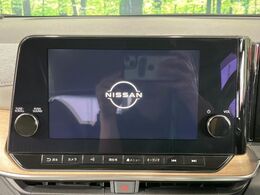 【大画面ナビ】人気の大型9インチナビを装備。存在感のある大画面はインパクト大！ナビ利用時のマップ表示は見やすく、テレビやDVDは臨場感がアップ！いつものドライブがグッと楽しくなります♪