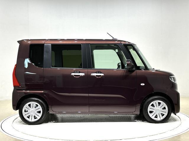 ドアは約90度に開くので荷物も積み込みやすく、乗り降りもしやすい♪　ロングドライブも快適に過ごせる工夫がいっぱいです♪♪