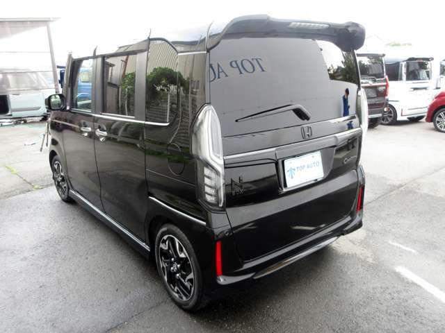 【軽自動車専門店】常時展示台数在庫450台の大型展示場で現行モデルからオールドルックなマニアックなお車まで幅広く展示中！格安軽自動車でお探しならお任せ下さい！！