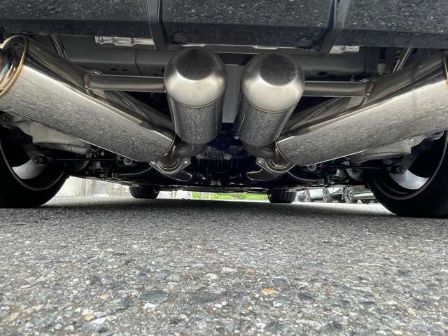 ◆HKSスーパーターボマフラー HKSメタル触媒・HKSハイパーマックスR車高調 （純正マフラー・純正触媒・純正足廻りあり）