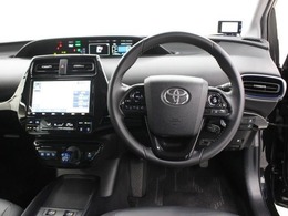 運転席廻りです。
