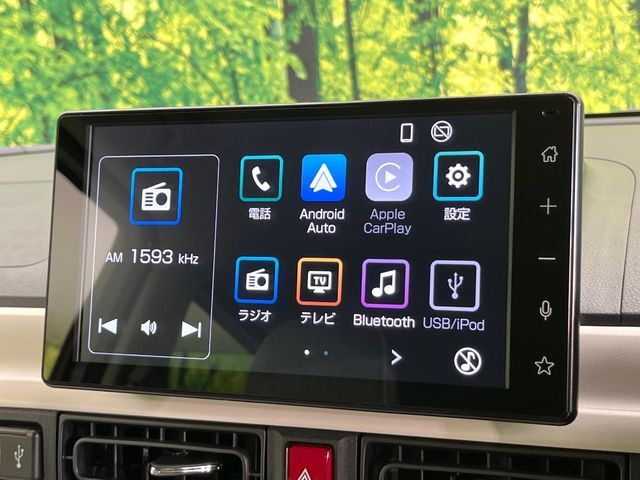 【ディスプレイオーディオ】お持ちのスマホやMP3プレイヤーとの無線接続で音楽再生が可能！コードで繋ぐわずらわしさも無く、手軽にお気に入りの音楽を楽しめます。