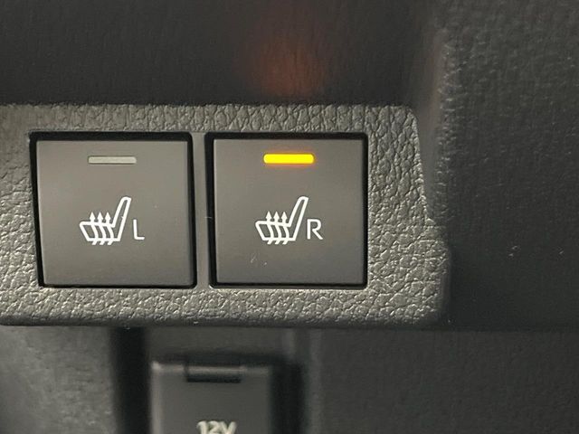 【シートヒーター】寒い日に重宝するシートヒーター！エアコンより早く温まってくれるので寒がりの人も安心ですね♪エアコンの温風は乾燥するから苦手、という方にもをおすすめです。