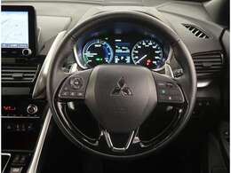 本革巻ステアリングホイール　ハンドルヒーター装備