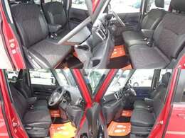 当店では各社メーカーの新車、登録済み未使用車、中古車軽自動車からコンパクトカー、ミニバンまで幅広く取り揃えております。