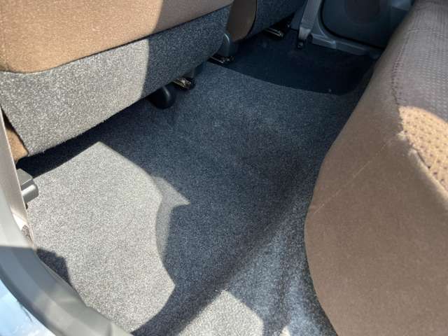フロアマットも綺麗にクリーニングして納車しております！