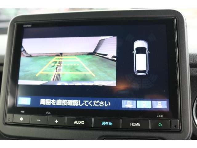 バックカメラが装備されています。縦列駐車やバックする際に映像をナビ画面で確認できますので車庫入れが苦手な方も安心できますよね♪