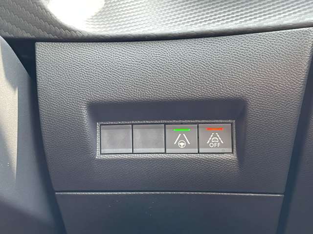 【運転席操作部】『運転席周辺の装備』の画像になります。快適なドライブを楽しむための機能が装備されています！運転席から触れるので使いやすいです！