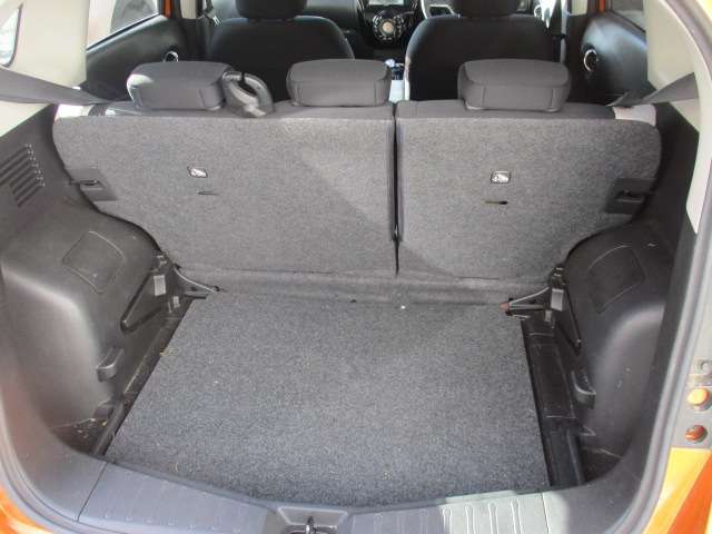 広くて、使い易いラゲッジスペース。