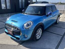 あの時乗りたかったクルマ、今だから乗ってみたいクルマ等を、一台一台と向き合い、大切に販売させていただいております。