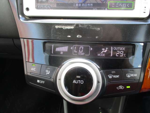 気になる点がございましたら、お気軽にお電話下さい。内外装の状態など、実物を見ながらの詳細確認説明を正確に申し上げます。また希望のお写真をメールやFAXでお送りさせていただきます。
