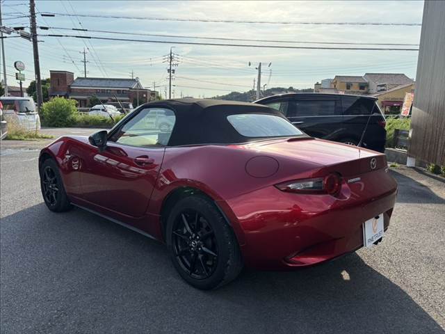 店舗敷地内に駐車スペースもございます。お車でのご来場をお考えの方はご安心ください♪
