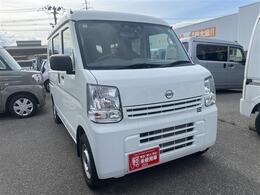 軽の看板が目印です！届出済 未使用車をお探しの方はこちらの看板を目印にお越しください。※似たような看板のお店がございますのでお間違えのないようご注意ください。