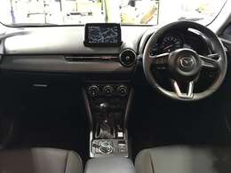 快適な室内空間が広がります。デザイン性と操作性を両立したインテリアでドライバーを飽きさせません☆