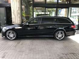 余裕あるサイズ感が特徴のお車です。メッキモールも曇りがほとんどありませんので、お車を大切にお乗りになりたい方には特ににお勧めです。