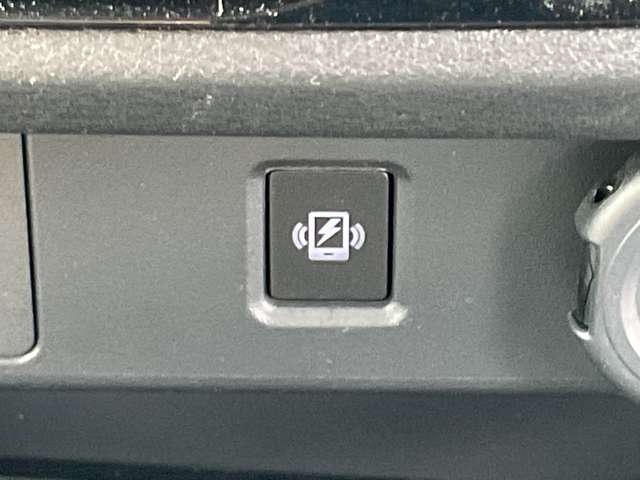 携帯電話の置くだけ重電を装備しています。