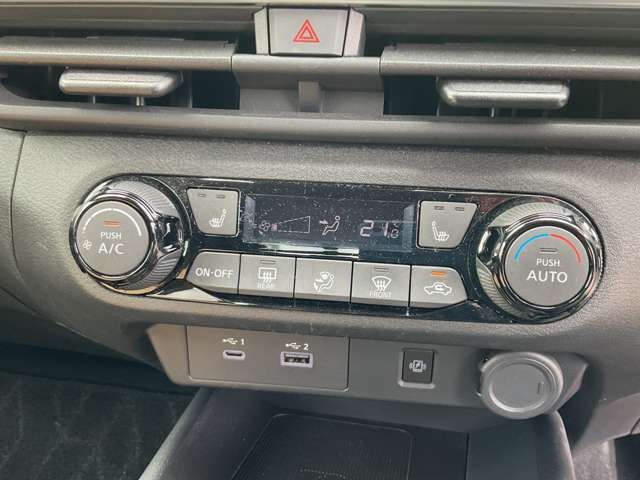 便利な『オートエアコン』装備となっております。ボタン1つで、快適なドライブが満喫できます♪