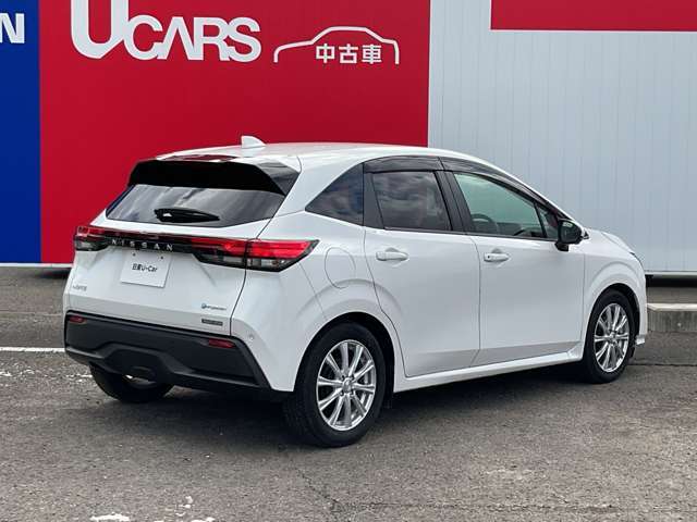 【障害物センサー】細い道を通ったときや駐車するとき等、障害物に当たりそうになると警告音が鳴ったり、自動でブレーキをかけてくれます。安心ですね！