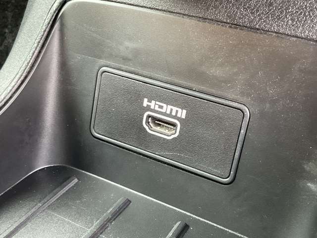 HDMIで外部機器と接続出来ます。