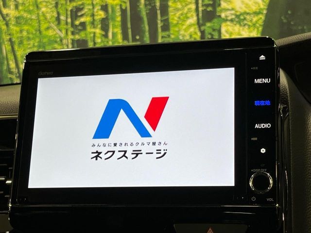 【純正8インチナビ】人気の純正ナビを装備。オーディオ機能も充実しており、Bluetooth接続すればお持ちのスマホやMP3プレイヤーの音楽を再生可能！毎日の運転がさらに楽しくなります！！