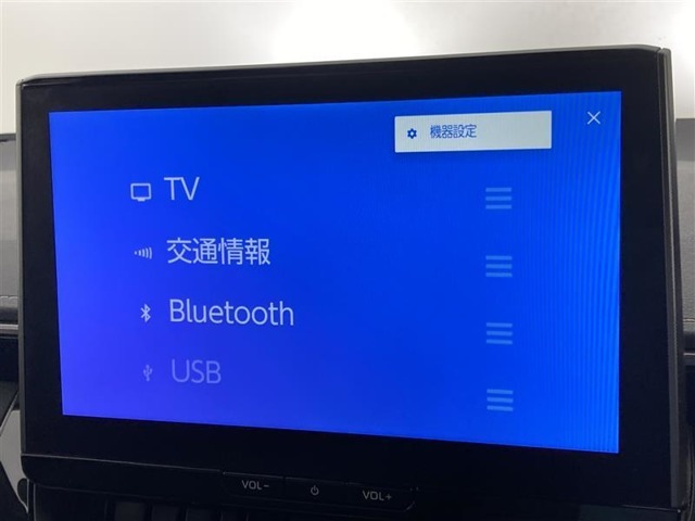 ブルートゥースに接続することにより、スマホに入ったお気に入りの音楽を車内で楽しむことができます♪あると本当に便利な機能になっています！