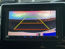 【バックカメラ】駐車時に後方がリアルタイム映像で確認できます。大型商業施設や立体駐車場での駐車時や、夜間のバック時に大活躍！運転スキルに関わらず、今や必須となった装備のひとつです！