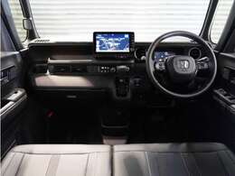 【室内】シートや内装各部への徹底した清掃を実施。