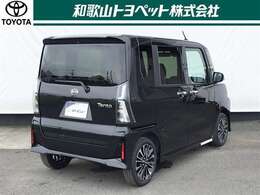 リフレッシュクリーニング「爽・快・車」施工！和歌ル山トヨペットの専門のスタッフが、独自の技術で一台一台丁寧に、内外装の清掃や除菌抗菌。下廻りやエンジンルームなど普段見えないところもキレイに仕上げます！