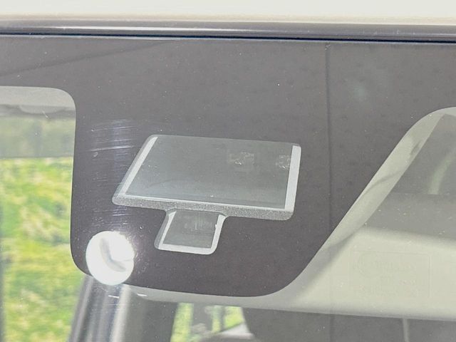 【スズキ　セーフティサポート】走行中に前方の車両等を認識し、衝突しそうな時は警報とブレーキで衝突回避と被害軽減をアシスト。より安全にドライブをお楽しみいただけます。