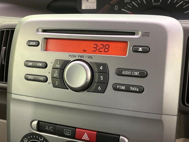 お好きな音楽を車内でお楽しみいただけます♪スピーカー交換・ウーハー追加などの音質向上や、最新ナビ・後席モニター等の取り付けも是非ご相談ください！