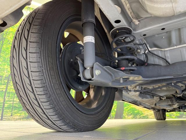 お車を安心してお乗りいただく為には、足回りの定期点検が欠かせません。サービスサポート（有償保証）では無料点検もご提供しており、安心のカーライフをお過ごしいただけるサポート体制が整っています。