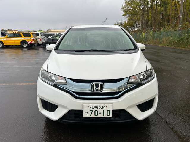 ☆H27年　フィットハイブリッドFパッケージ4WD　支払総額54.8万円☆しかも車検整備2年付きでお渡し致します☆