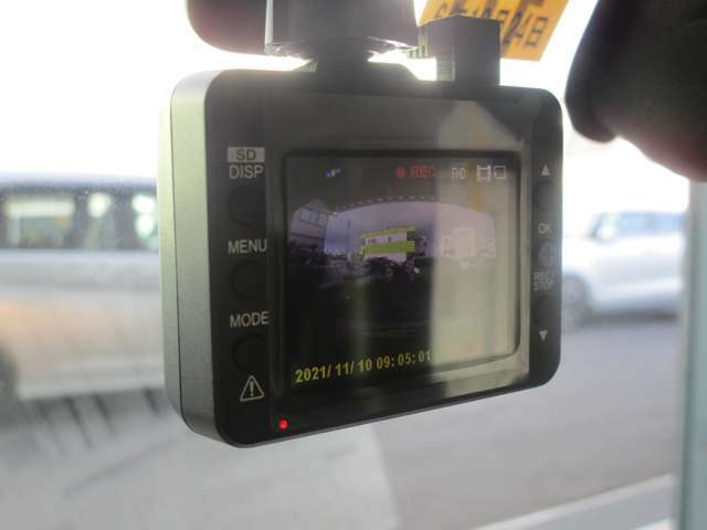 Yupiteruのドラレコ搭載！前方衝突警告、車線逸脱警告、発進遅れ警告など危険を画面と音で知らせてくれます！