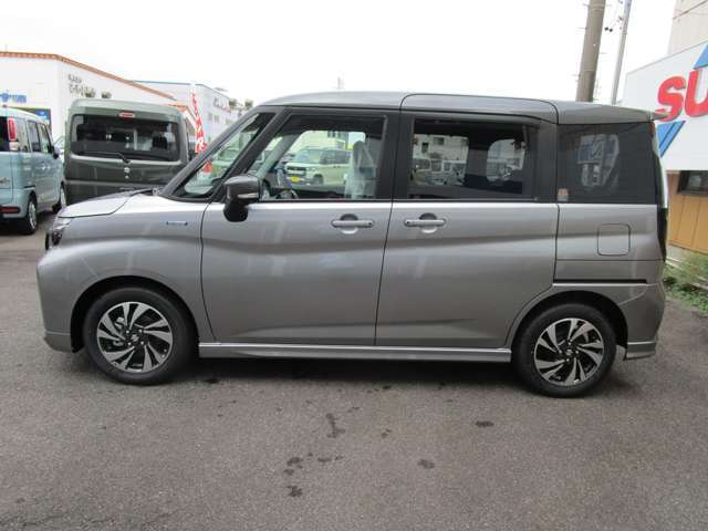 当店の車輛は安心の保証付きです！新車・登録済未使用車・届出済未使用車は全国のディーラーで保証が受けられる『メーカー保証』を付けて販売させて頂きます！トータルサポートが自慢の古市自動車だから安心です。
