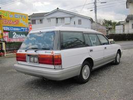 【安全にお乗りいただく為に】自社工場で整備作業や消耗品の交換を行った後、ディーラー様による点検を受けお客様へお届けしております。二重点検を行うことでより安全で安心してお乗りいただけると考えています。