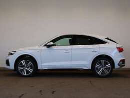 Audi Q5 Sportback 40 TDI quattro S line dynamic edition/アルミホイール 5セグメントスポークデザイン コントラストグレー ポリッシュト 8Jx20/マトリクスLEDヘッドライト
