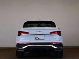 Audi Q5 Sportback 40 TDI quattro S line dynamic edition/アルミホイール 5セグメントスポークデザイン コントラストグレー ポリッシュト 8Jx20/マトリクスLEDヘッドライト