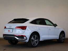 Audi Q5 Sportback 40 TDI quattro S line dynamic edition/アルミホイール 5セグメントスポークデザイン コントラストグレー ポリッシュト 8Jx20/マトリクスLEDヘッドライト