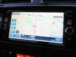 純正ナビが装備されております♪画面もクリアで運転中も確認しやすいです♪フルセグTVとDVDの視聴もお楽しみ頂けます♪Bluetooth接続も可能ですのでスマホなどからお好きな音楽をたくさん聴いて頂けます♪