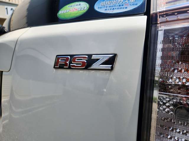 ホンダ ストリーム 2.0 RSZ HDDナビパッケージ 2011年 7.7万キロ