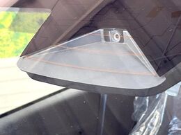 【スズキ　セーフティサポート】走行中に前方の車両等を認識し、衝突しそうな時は警報とブレーキで衝突回避と被害軽減をアシスト。より安全にドライブをお楽しみいただけます。